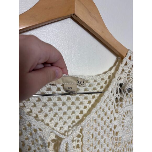 XXI Blouse Crochet Knit Tunic Top Size Small Ivory Cream Boho Western y2k Floral - Picture 3 of 5